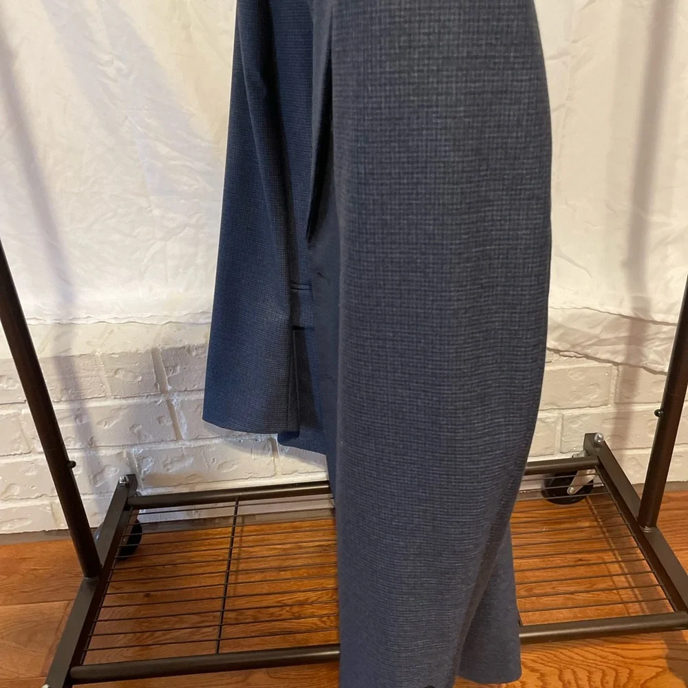 Men's Madison Bluish Gray Blazer
Free Shipping - Picture 2 of 7